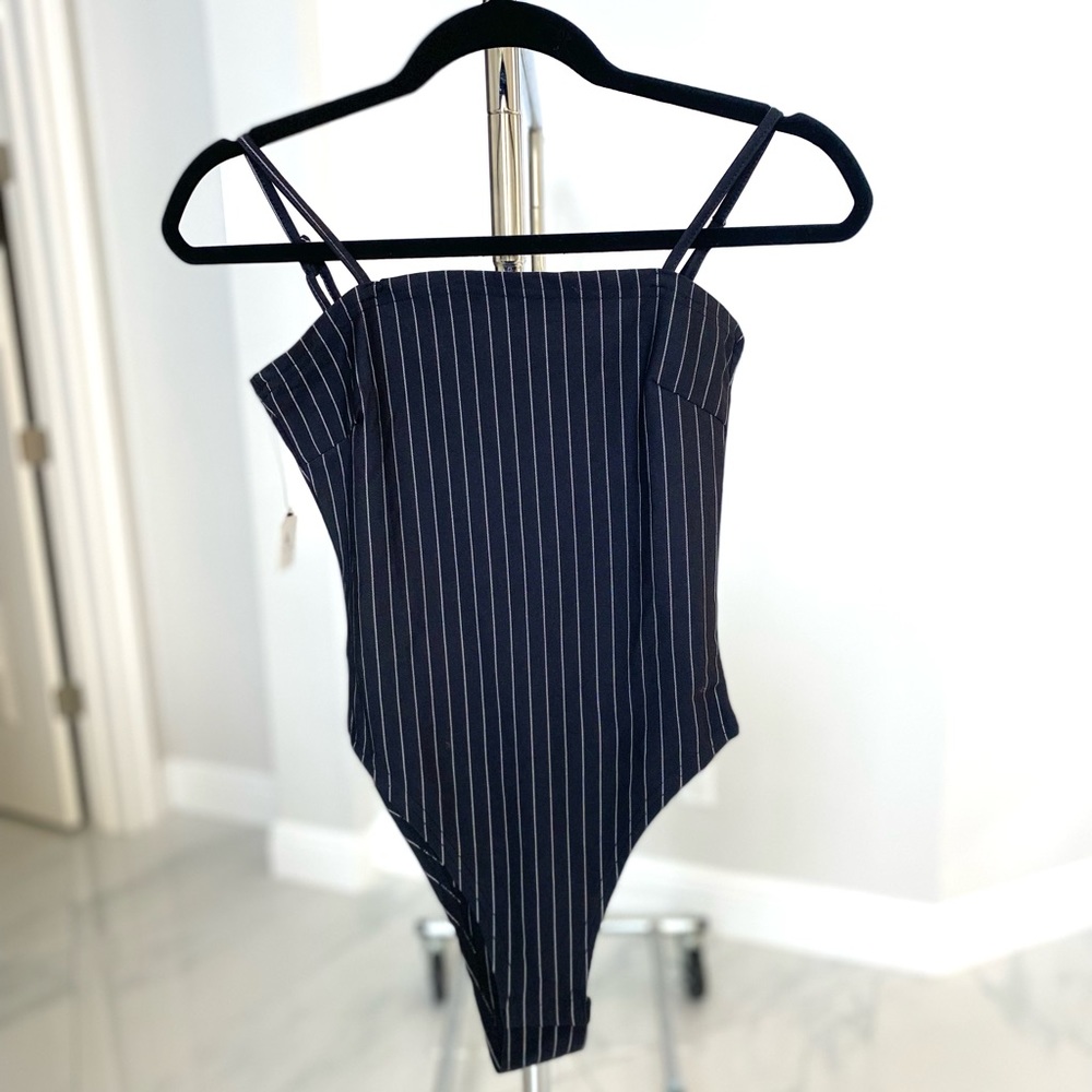 Black bodysuit with white pinstripes NWT size Medium - Picture 6 of 14